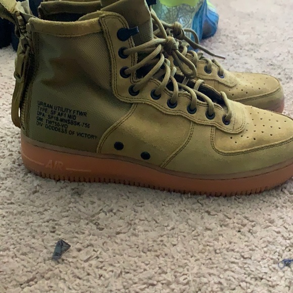 Nike utility - Picture 1 of 4